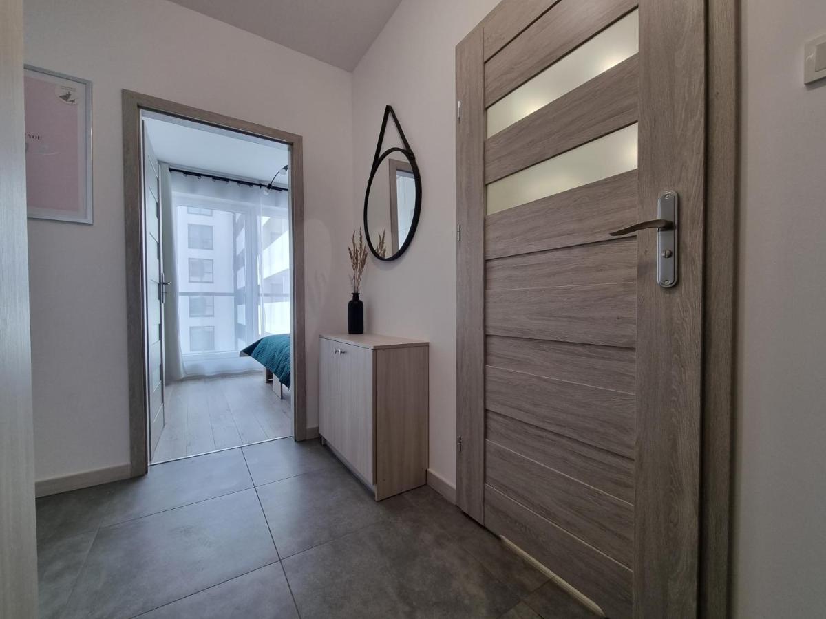 Q Apart Enter- Klimatyzowany 2 Pokojowy Apartament Przy Manufakturze Z Garazem Gratis, Fv לודז' מראה חיצוני תמונה