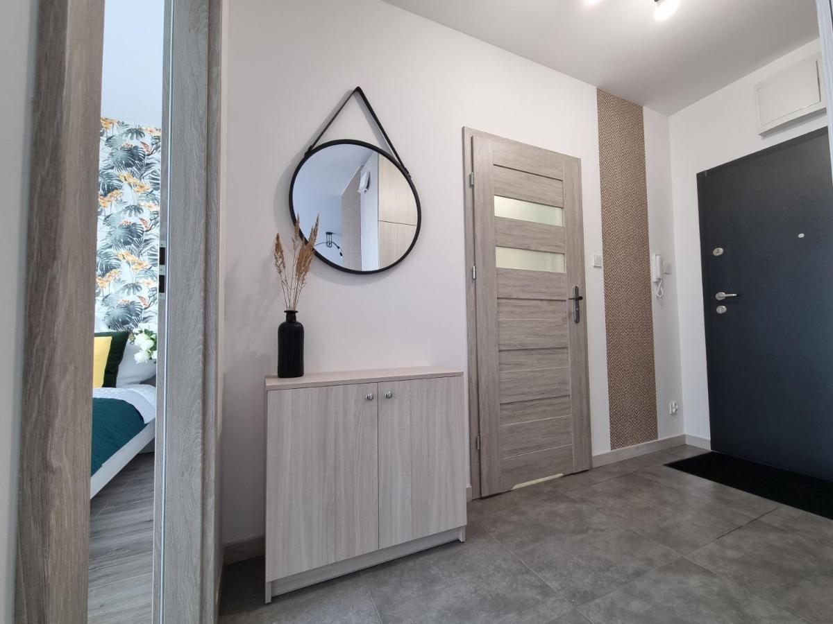 Q Apart Enter- Klimatyzowany 2 Pokojowy Apartament Przy Manufakturze Z Garazem Gratis, Fv לודז' מראה חיצוני תמונה
