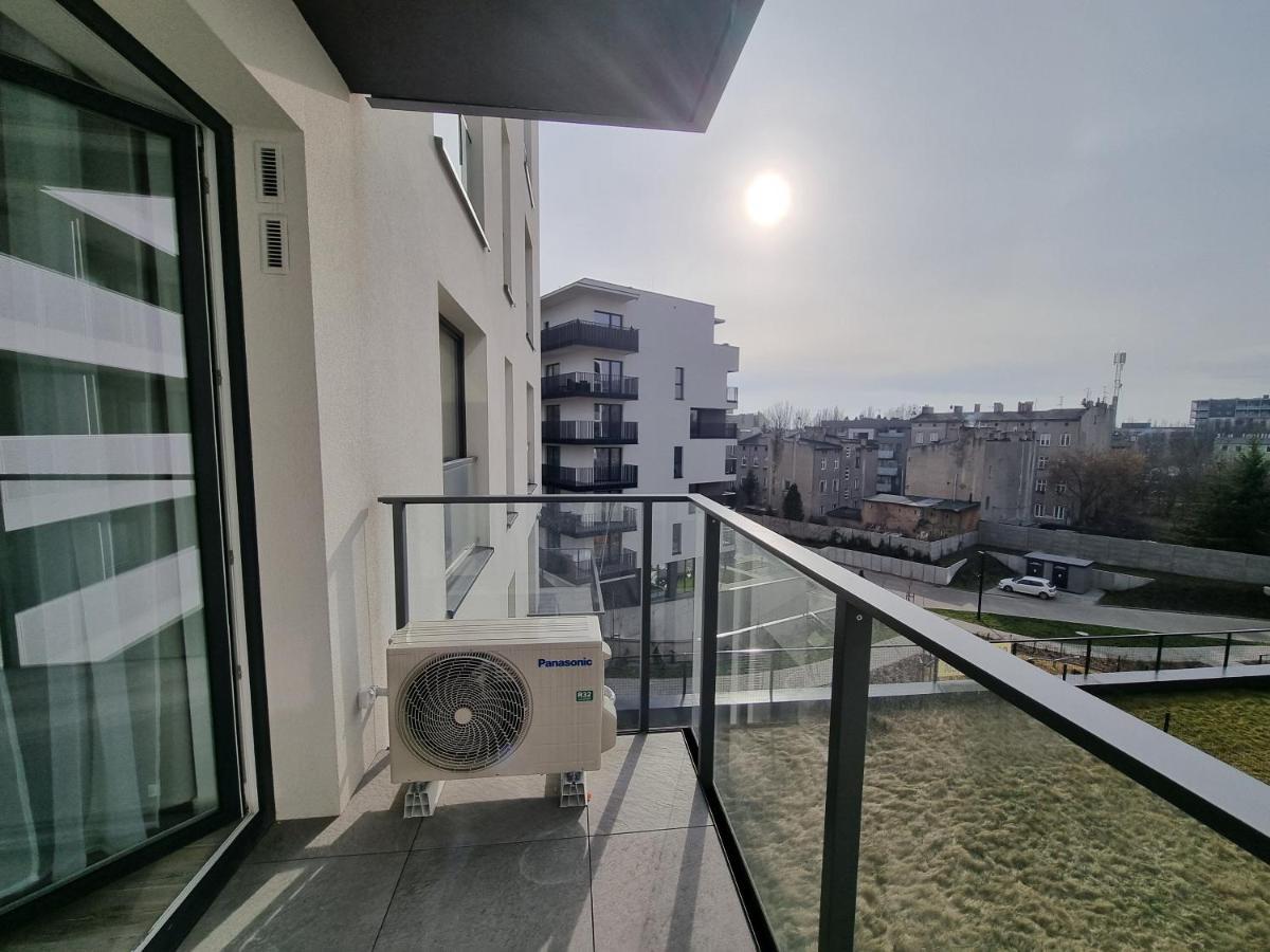 Q Apart Enter- Klimatyzowany 2 Pokojowy Apartament Przy Manufakturze Z Garazem Gratis, Fv לודז' מראה חיצוני תמונה