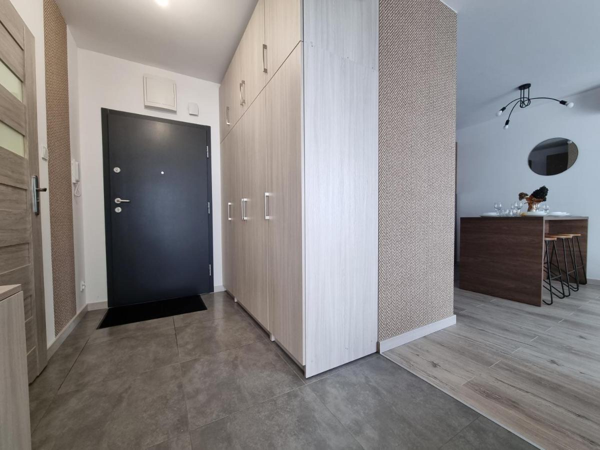 Q Apart Enter- Klimatyzowany 2 Pokojowy Apartament Przy Manufakturze Z Garazem Gratis, Fv לודז' מראה חיצוני תמונה