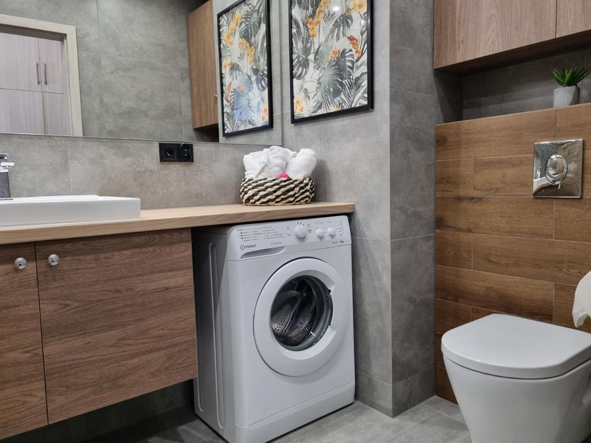 Q Apart Enter- Klimatyzowany 2 Pokojowy Apartament Przy Manufakturze Z Garazem Gratis, Fv לודז' מראה חיצוני תמונה
